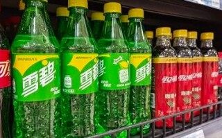 告别60年历史，雪碧宣布永久放弃标志性绿瓶!